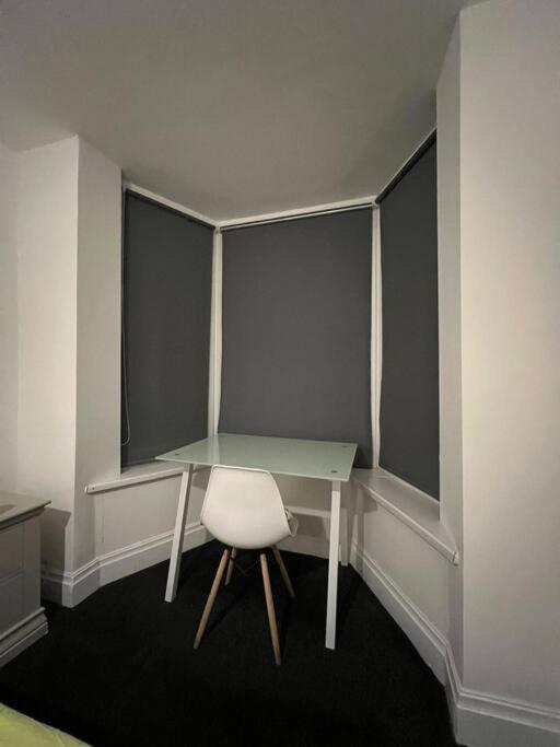 Beautiful 1 Double Bedroom Flat Sheffield Netheredge Apartment Heeley