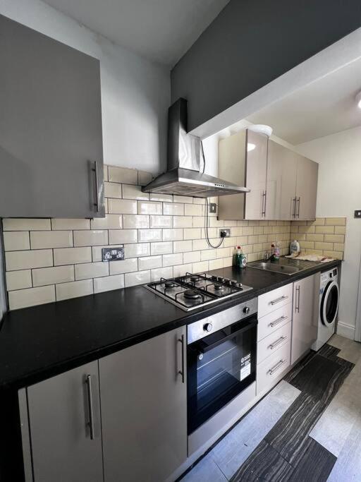 Beautiful 1 Double Bedroom Flat Sheffield Netheredge Apartment *